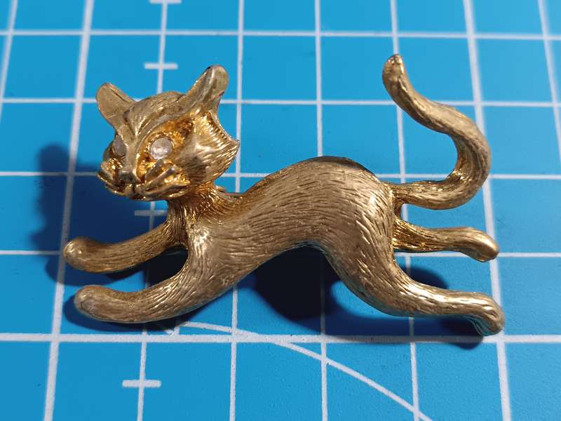 Costume Jewellery - cat Brooch