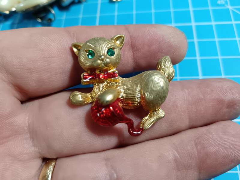 Costume Jewellery - Cat Brooch