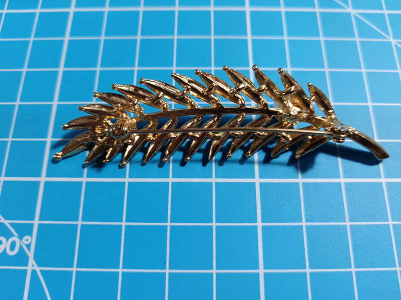 Costume Jewellery - Stunning Brooch