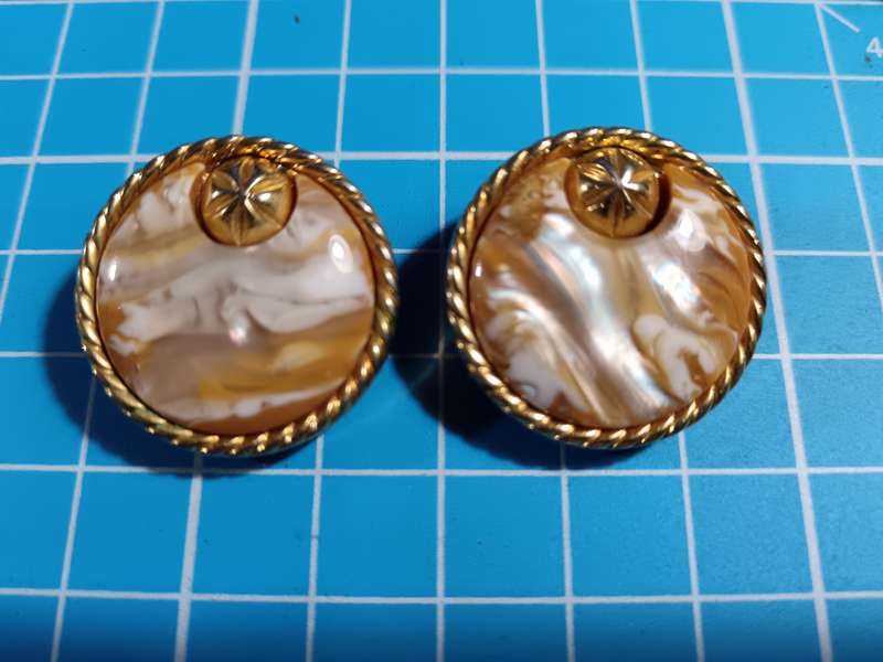 Costume Jewellery - Clip on earrings