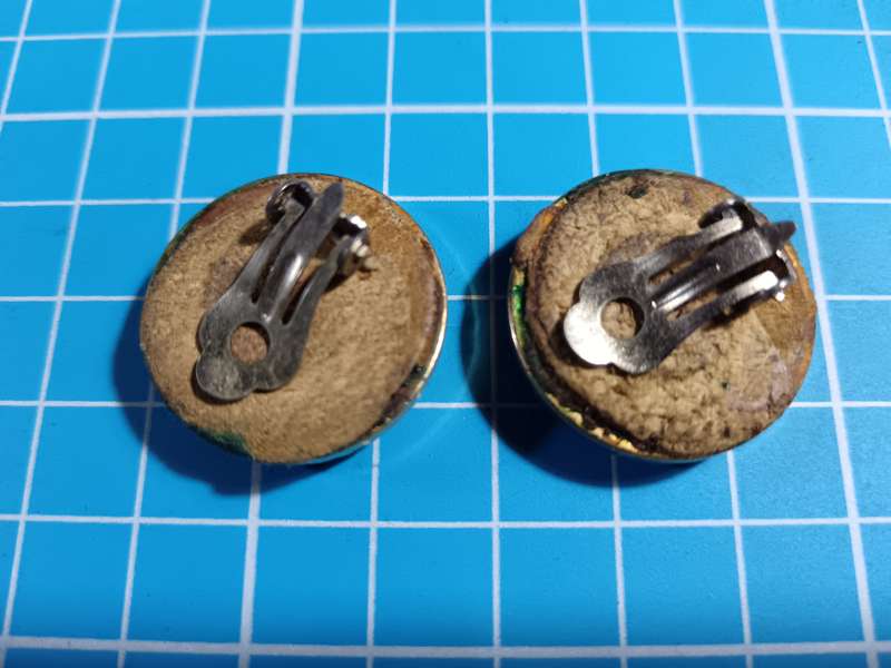 Costume Jewellery - Clip on earrings