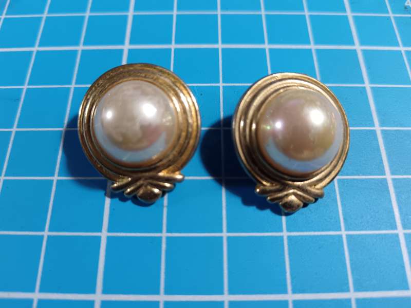 Costume Jewellery - clip on earrings