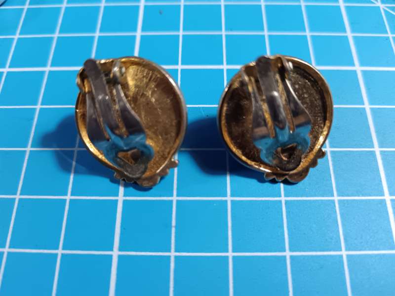 Costume Jewellery - clip on earrings