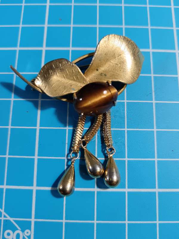 Costume Jewellery - Brooch
