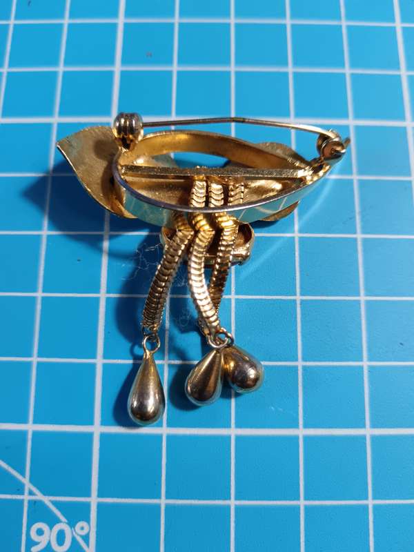 Costume Jewellery - Brooch