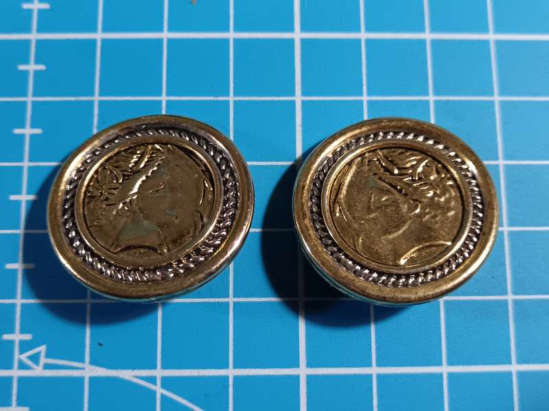 Costume Jewellery - Clip on earrings