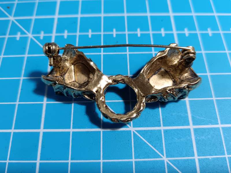 Costume Jewellery - Brooch