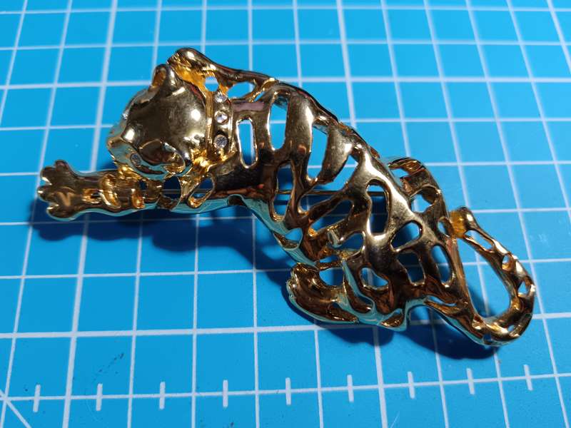 Costume Jewellery - beautiful leopard brooch