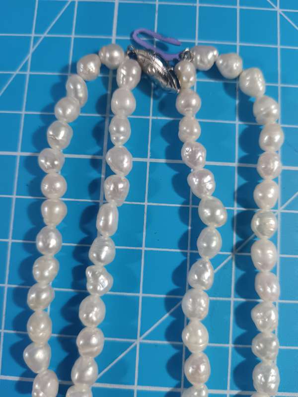 Costume Jewellery - Imitation pearls with a silver clasp