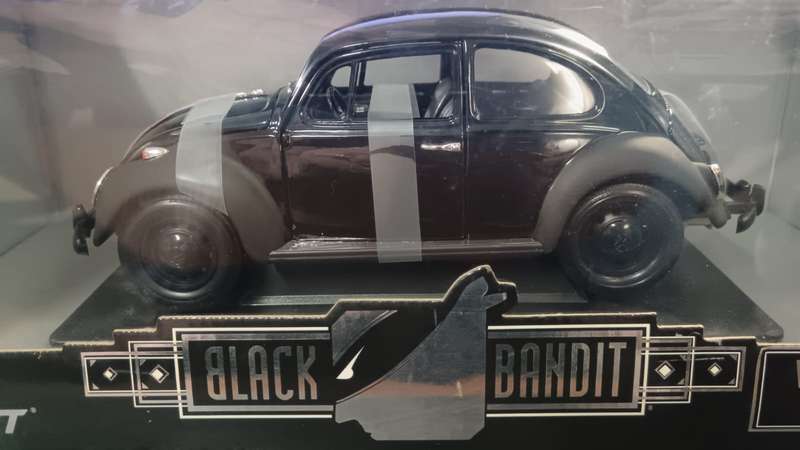 1:18 VW Beetle Model - Black Bandit