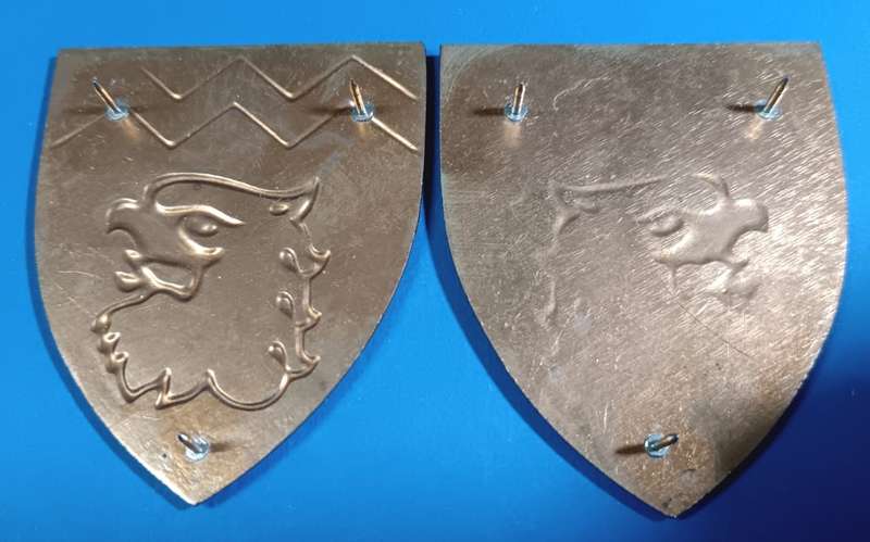 SADF - 44 Parachute Brigade 18 Light Shoulder Flash Pair