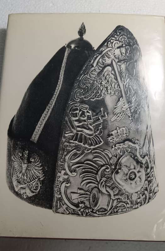 Military Headdress: Pictorial History of Military Headgear from 1660 to 1914