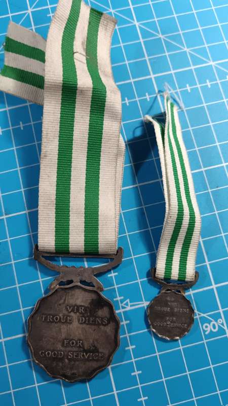 SADF - 20 Year Good Service Medal Set with Miniatures ( Sterling Silver )