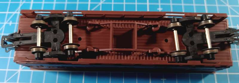 LIMA HO SCALE - SAR V-8 GUARDS VAN