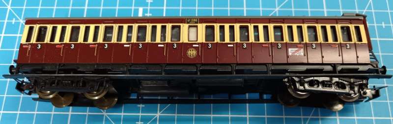 HO Liliput Prussian 3rd Coach # 41299 with Brakeman's Cabin