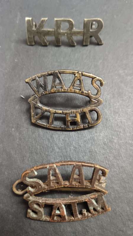 Shoulder Title Pair