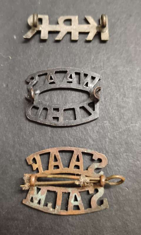 Shoulder Title Pair