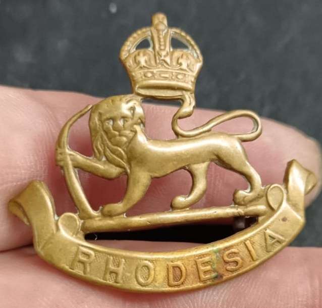 WWII Southern Rhodesia Army Staff Corps Cap Badge