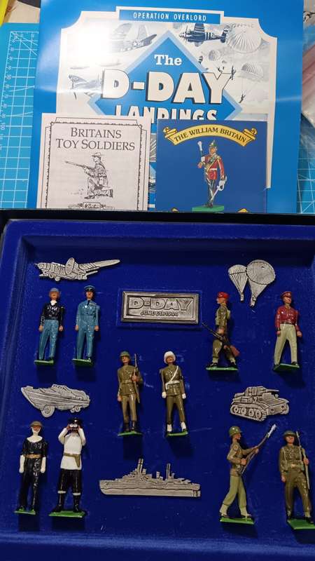 Britains Toy Soldier Set 8831 D-Day Landings Perfect Condition
