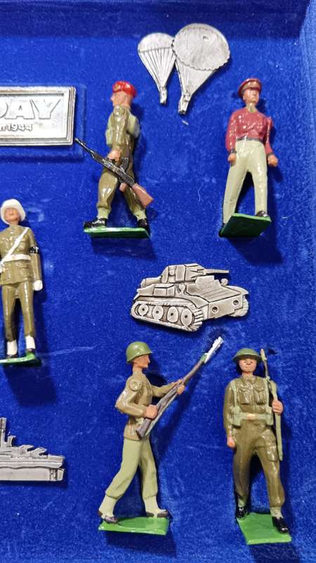 Britains Toy Soldier Set 8831 D-Day Landings Perfect Condition