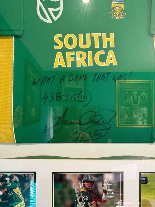 Once in a Lifetime Oppertunity ! Greatest Game Ever Played - Hercelle Gibs 438 Game Worn Shirt!