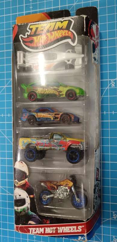 Hotwheels - Models on Card