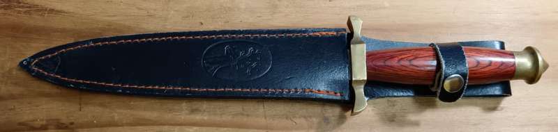 Vintage Wood Handle Commando Style Dagger with Sheath