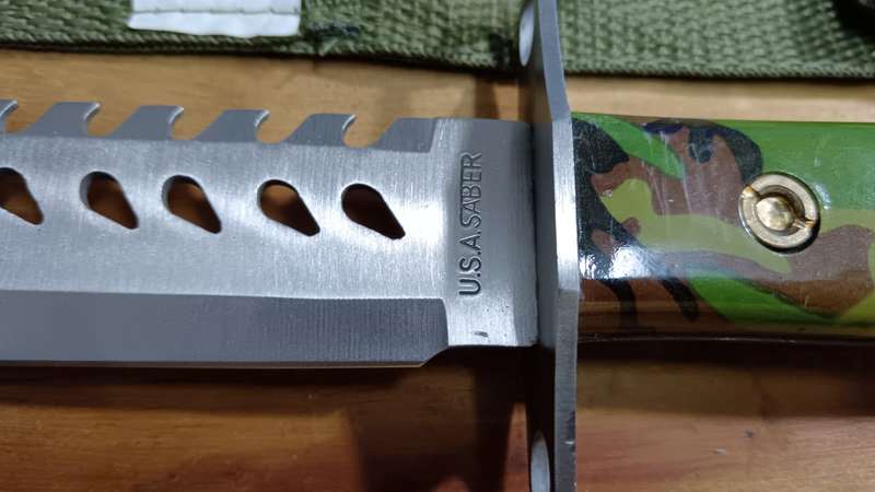 U.S.A Saber Survival Knife with Compass and Sheath