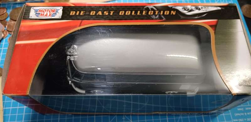 Motormax 79342 Volkswagen Type 2 T1 Delivery Van 1:24 Grey