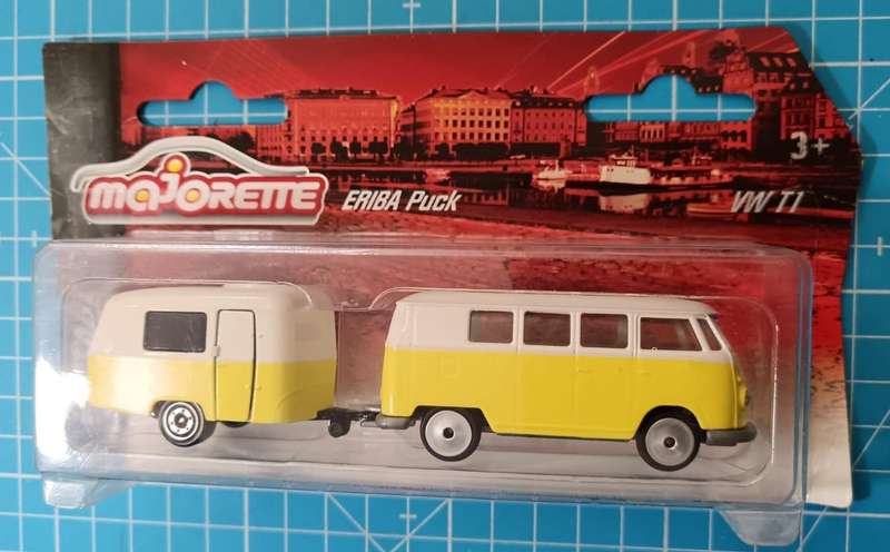 Majorette 30240 Vintage Style VW Kombi Red Trailer / Caravan 1:59 Diecast Model