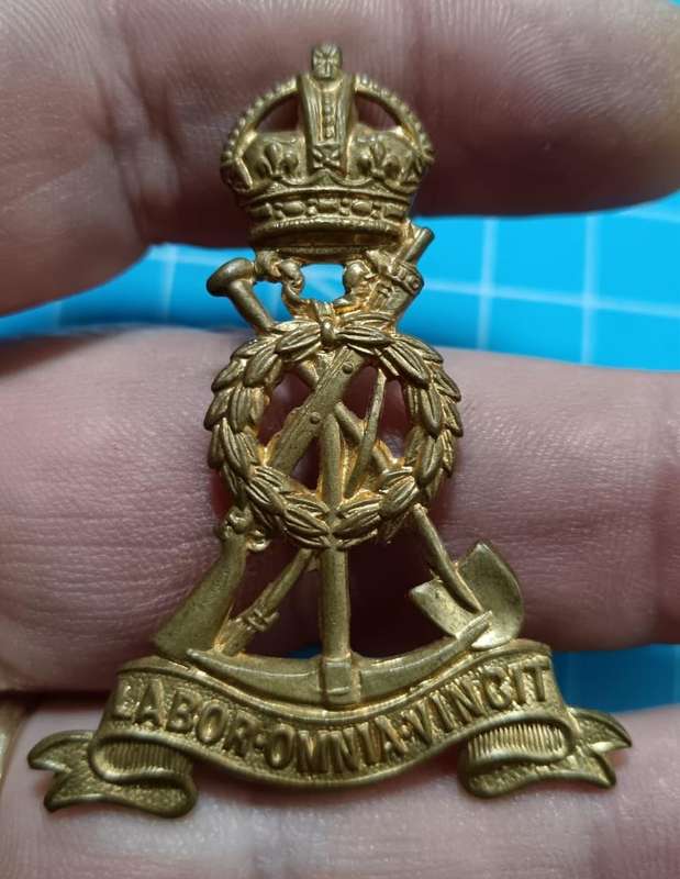 United Kingdom British Cap Badge Of The Royal Pioneer Corps Post WWII