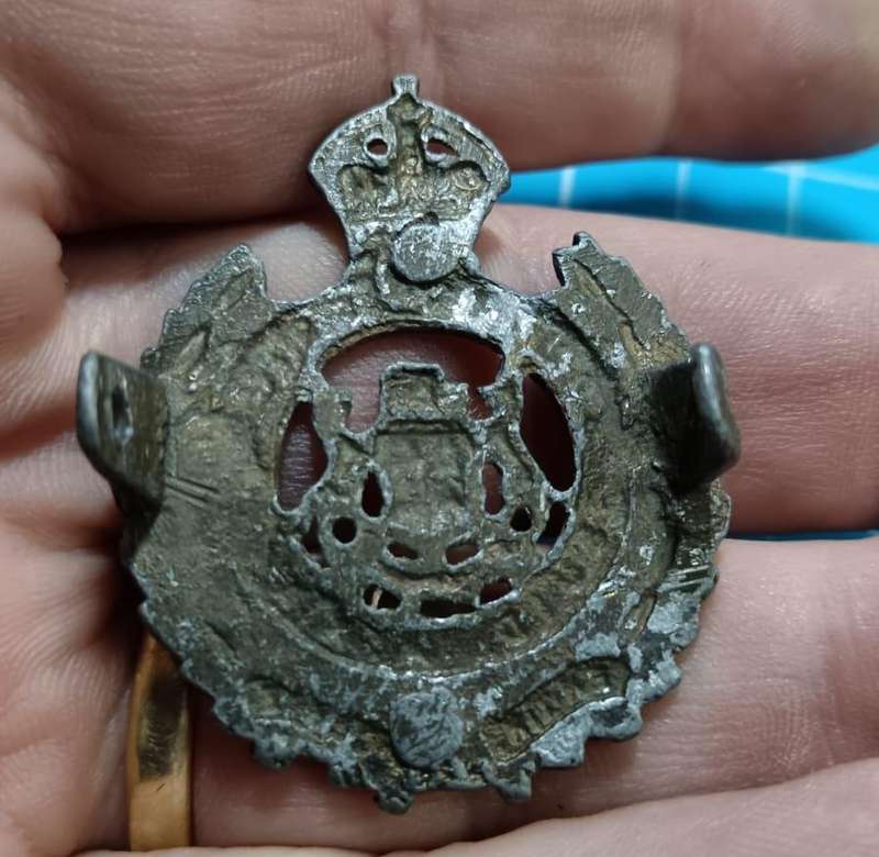 South Africa Union Defense Force WW2 Era Engineer Genie Corps Cap Badge ( Cast )