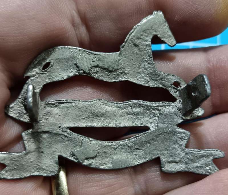 West Yorkshire WWI British Cap Badge ( Cast )