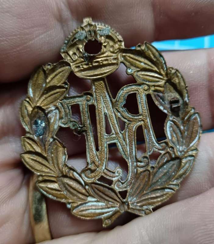 Royal AIr Force Cap Badge