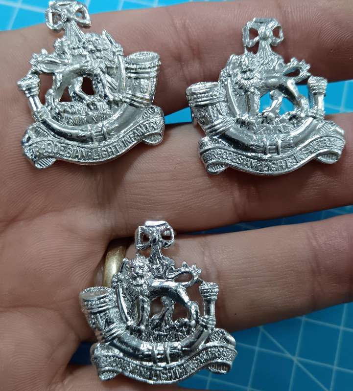 Rhodesia - Light Infantry ( RLI ) Cap and Collars