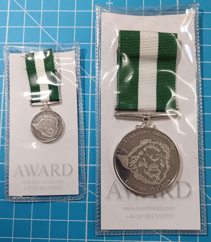 Rhodesia - Full Size Plus Miniature Rhodesia Independence Medal Lot
