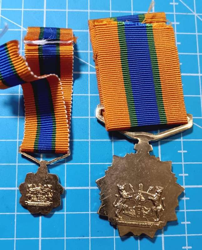 Homelands - Bophuthatswana Independence Police Medal  - Full Size plus Miniature