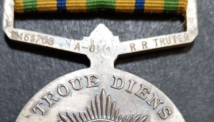 Full Size Plus Miniature Combating Terrorism Group: ADJ-OFF W46370B R.R.Truter