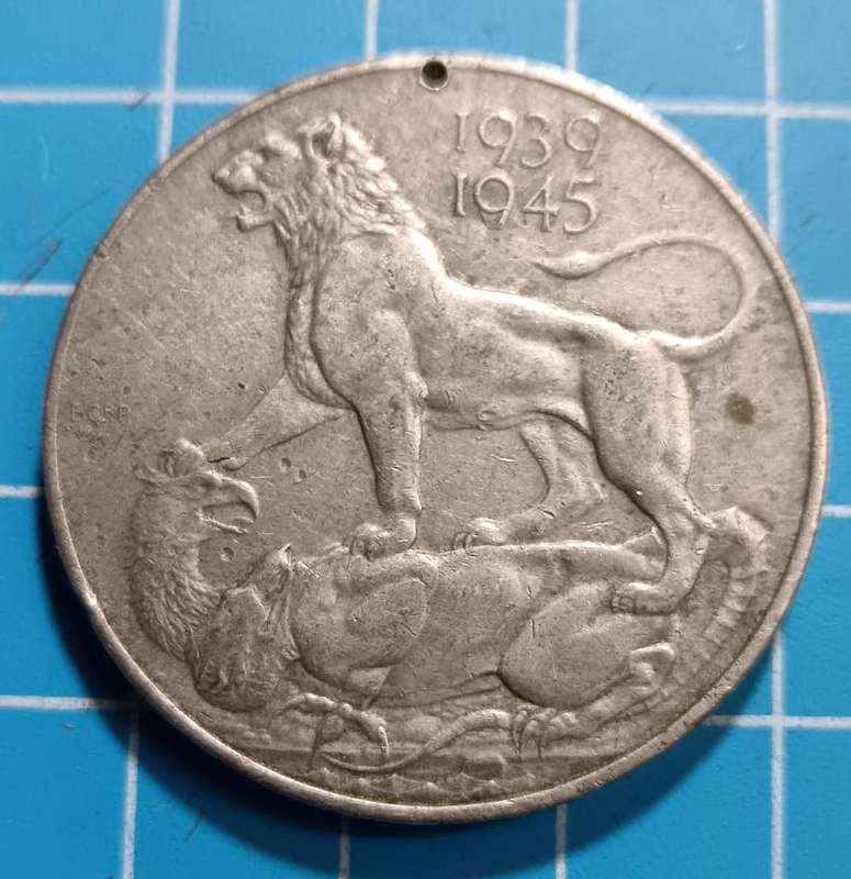 World War Two War Medal : Missing the Hanger