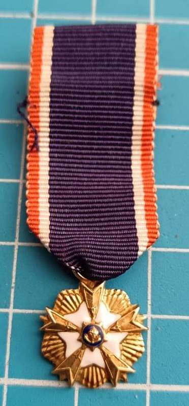 Miniature South African Decoration for Meritorious Service in 18CT Gold - 6.5 Grams