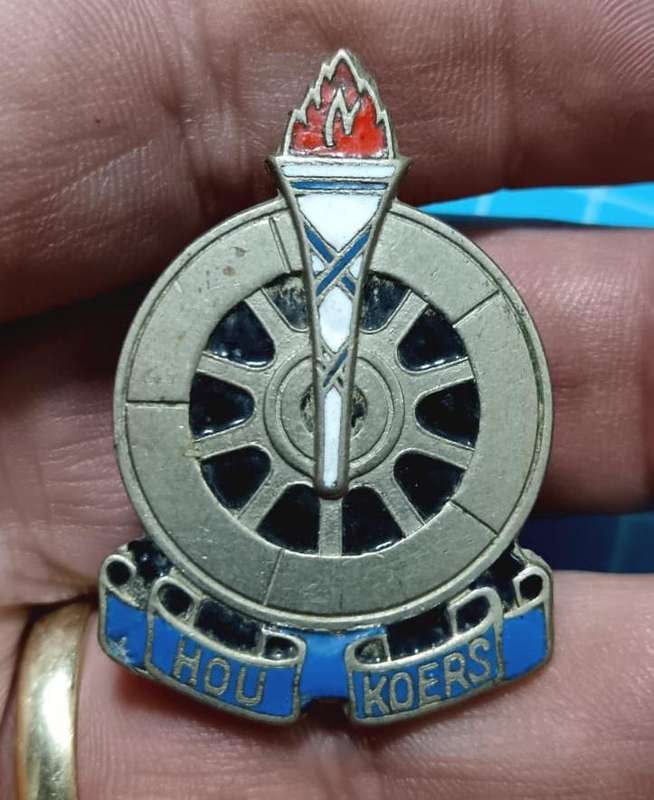 South African Voortekkers Cap/Collar Badge