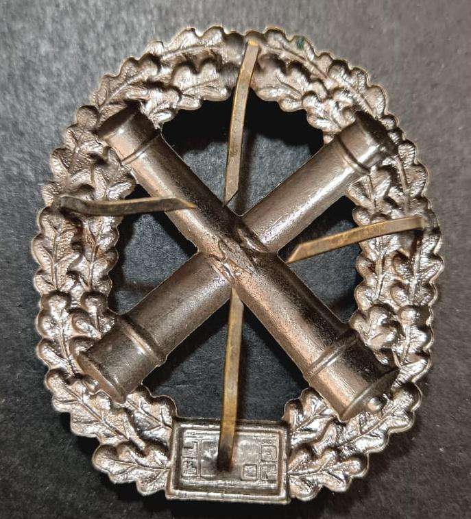 German Armored Artillery Artillerie Truppe Bundeswehr Gunmetal Cap Badge