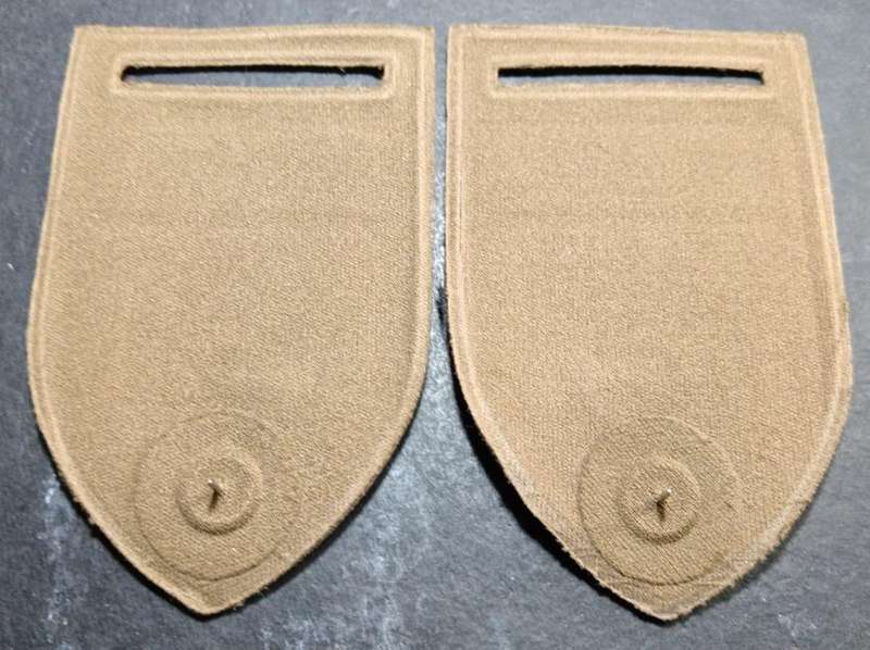 SADF - Dog Centre Tupper Flash Pair