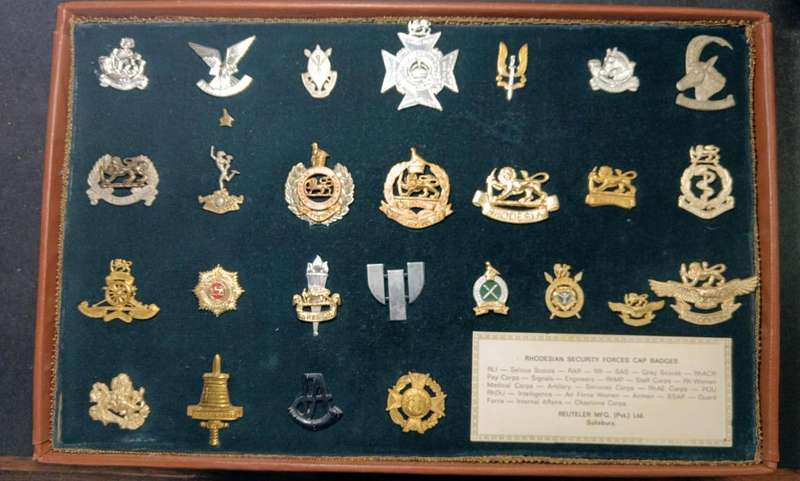Rhodesia - Reuteler Set of UDI Rhodesian Armed Forces Badges in Original Leather Case