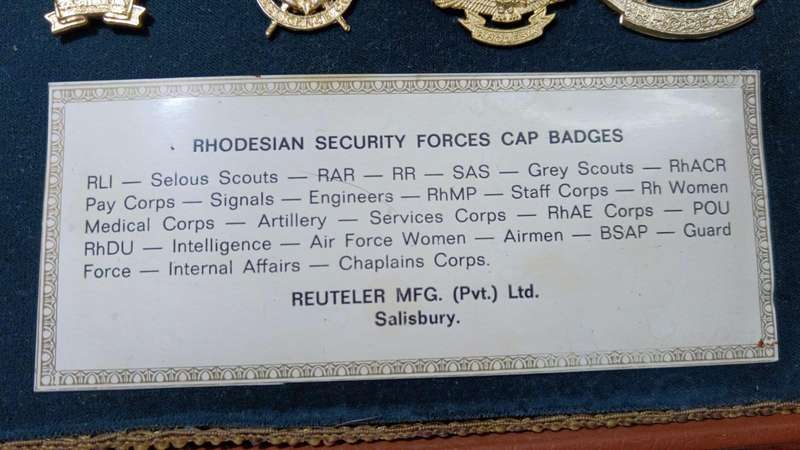 Rhodesia - Reuteler Set of UDI Rhodesian Armed Forces Badges in Original Leather Case