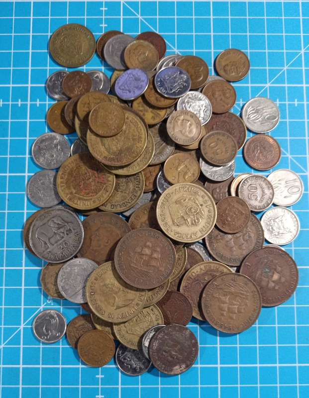 Mixed lot of 100 coins