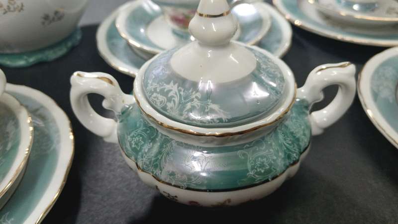 5 x Japanese trios tea set