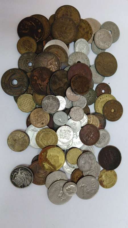 Mixed lot of 100 coins