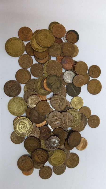 Mixed lot of 100 coins