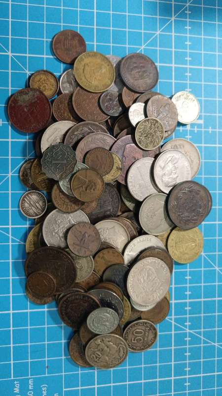 Mixed lot of 100 coins